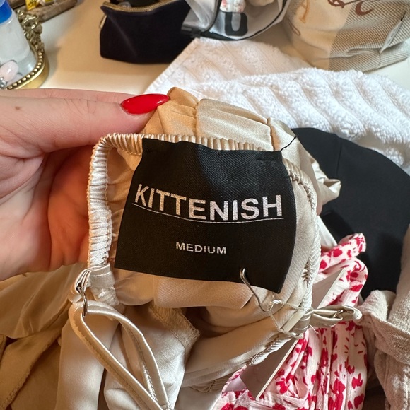 Kittenish satin jumpsuit - Picture 3 of 3